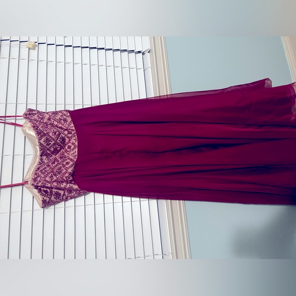 Maxi evening dress with beaded bodice. Worn once - Picture 5 of 5